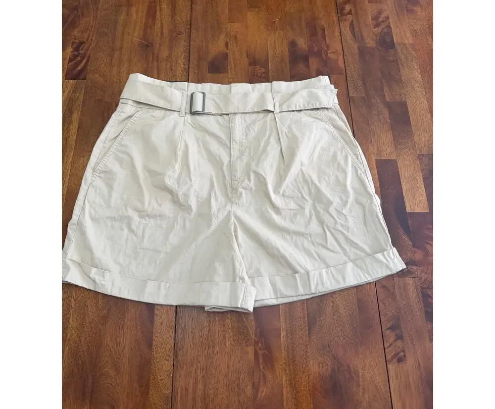 Banana Republic Women’s NWT Belted Khaki Shorts Size 14 4 Inch Beige